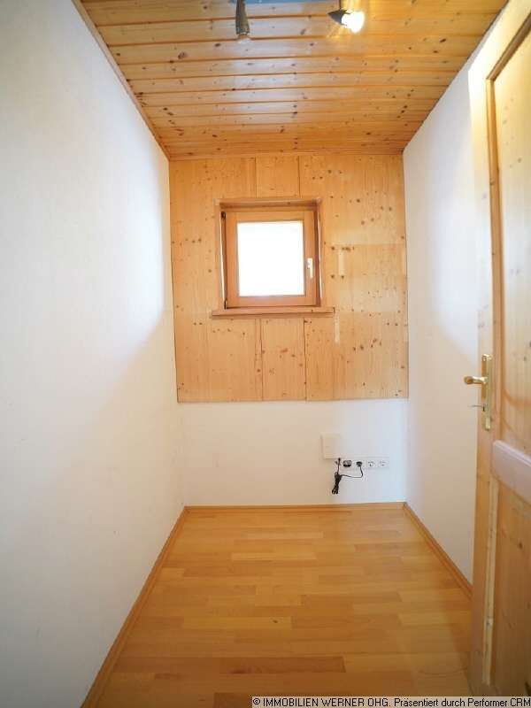 Immobilie in Feldkirchen-Westerham - ***Perfekt für 2-Generationen-Wohnen * Gute Lage! * ZFH ähnl. DH mit großzügigem Grundstück*** - Bild 4