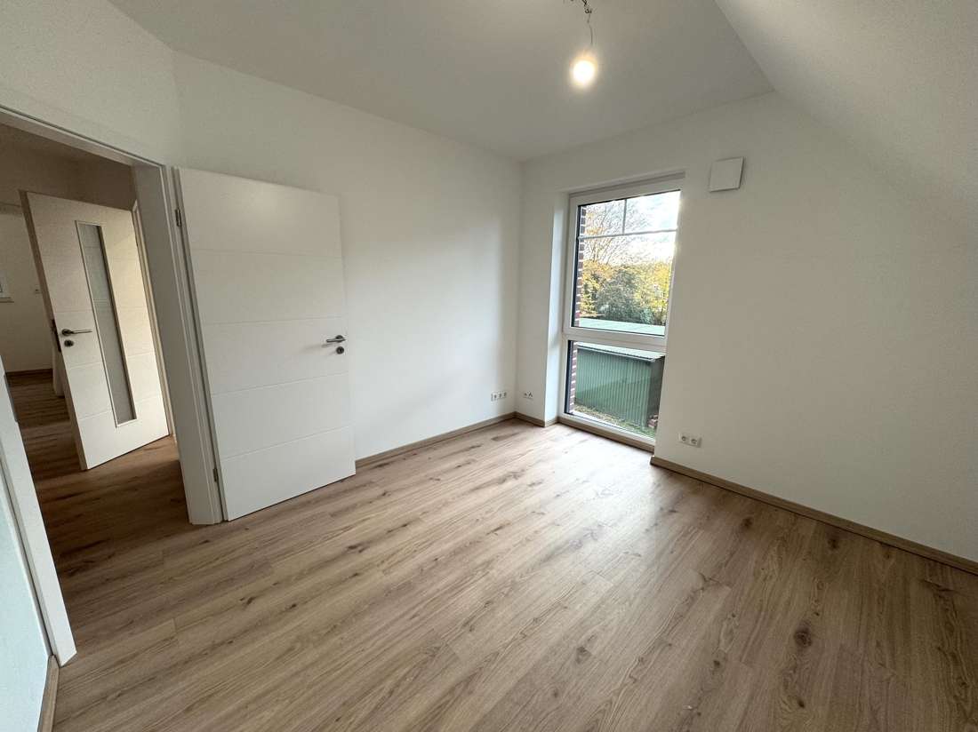 Immobilie in Sauensiek - Energieeffizient & stilvoll – moderne Doppelhaushälfte mit sechs Zimmern und Garten in Sauensiek *** - Bild 6