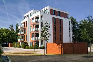 Wohnkomfort pur: Moderne Wohnung in der Teichbreite mit Stellplatz