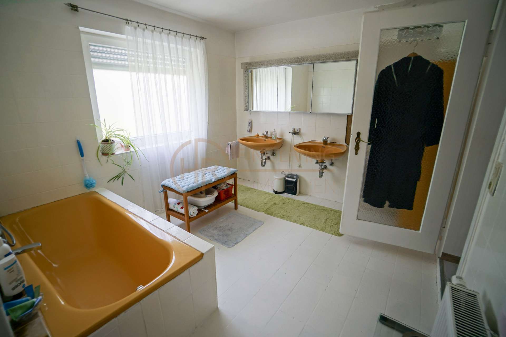 Immobilie in Rechberghausen - Charmantes Zweifamilienhaus mit Garten, Dachterrasse & 3 Garagen – viel Potenzial in Rechberghausen - Bild 6