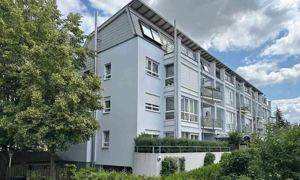 Stilvolle, gepflegte 3-Raum-Wohnung mit Balkon inklusive TG Stellplatz