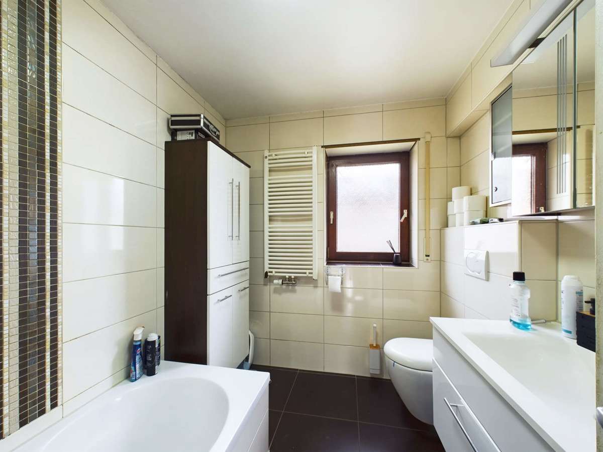 Immobilie in Kämpfelbach - Innere Werte: Neuwertiges Haus mit Garten | Kämpfelbach - Bild 1