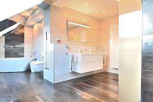 Luxusimmobilie mit 3 Bädern auf 3 Etagen und 3 Garagen! – Wielandstraße 5, 15517 Fürstenwalde/Spree – Vorschaubild 2