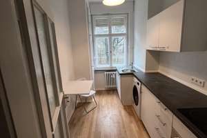 Nachmieter für 1-Zimmer Wohnung im historischen Altbau in Friedrichshain Long-term Rental – Die vollständige Adresse der Immobilie erhältst du vom Anbieter., 10243 Friedrichshain, Berlin – Vorschaubild 3