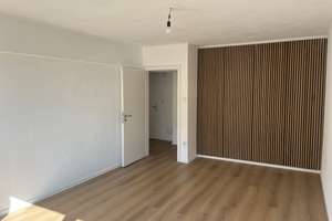 Attraktive 3-Zimmer Wohnung im 4. OG mit Aufzug in Düsseltal – Grunerstraße 42, 40239 Düsseltal, Düsseldorf – Vorschaubild 2