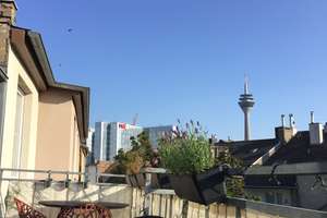 Charmante 2-Zimmer-Dachgeschosswohnung mit traumhaftem Balkon im Herzen des Lorettoviertels – Benzenbergstraße 8, 40219 Unterbilk, Düsseldorf – Vorschaubild 3