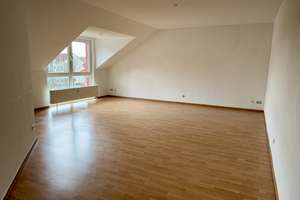 Große Helle 3 Zimmer Dachgeschoss Wohnung im Hopfengarten
