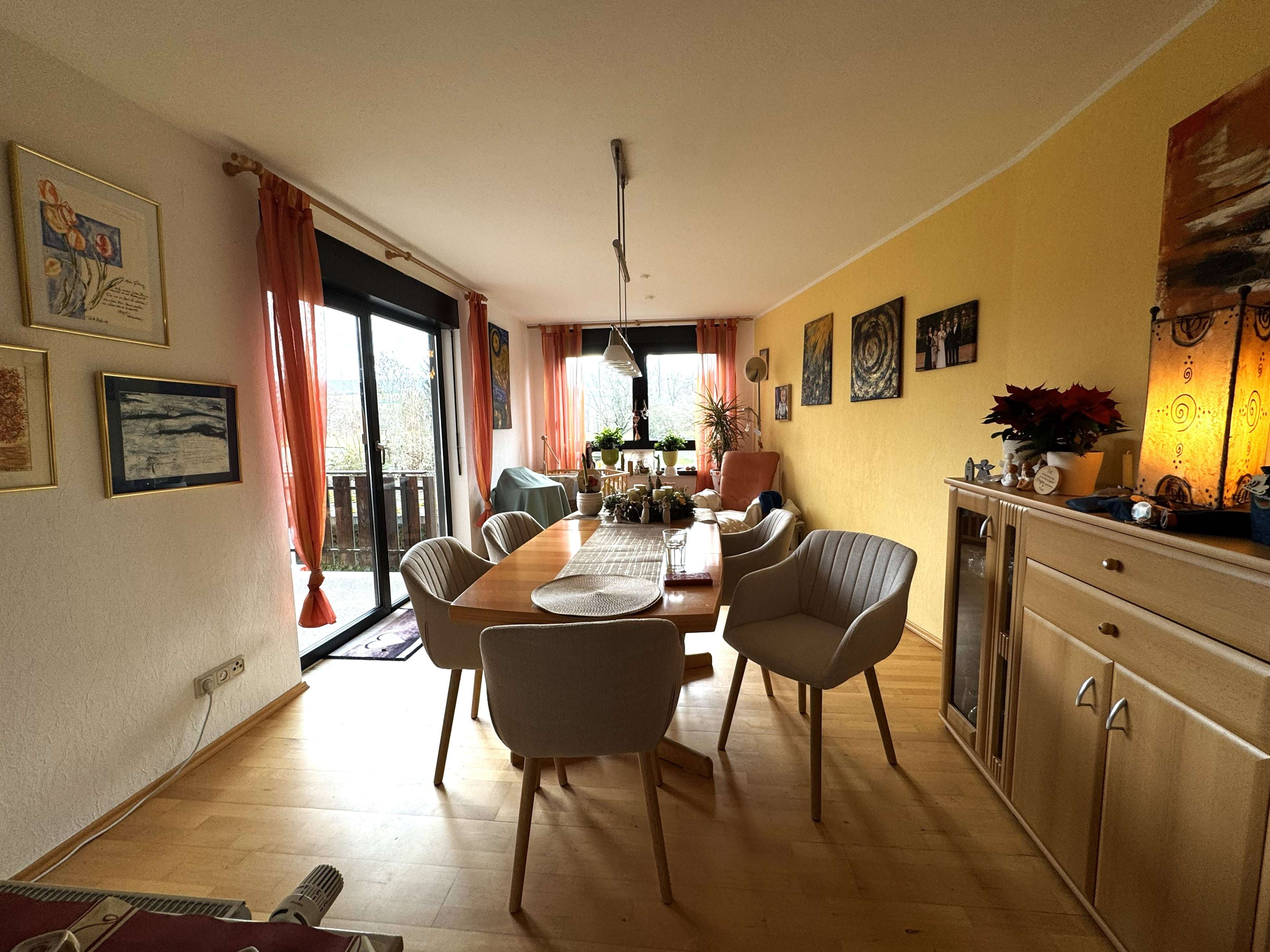 Immobilie in Gersheim - Großzügiges Einfamilienhaus mit zwei Wohneinheiten und traumhaftem Garten in Reinheim - Bild 3