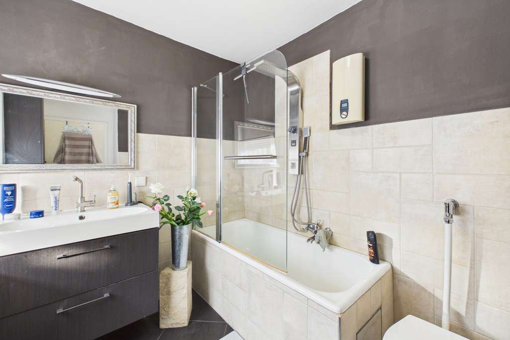 Immobilie in Gessertshausen - Wochenendhaus in Hanglage mit großem Grundstück - Bild 2