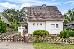 Zauberhaftes Einfamilienhaus mit Wintergarten, schönem großen Garten und Garage – Die vollständige Adresse der Immobilie erhältst du vom Anbieter., 29303 Bergen – Vorschaubild 3