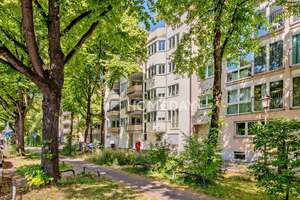 Frisch teilsaniert & renditestark – stilvolle 4-Zimmer-Wohnung mit Balkon, zwei Bädern & TG (zzgl.) – Die vollständige Adresse der Immobilie erhältst du vom Anbieter., 80637 Dom Pedro, München – Vorschaubild 3