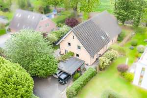 Niedrig-Energie-Doppelhaushälfte mit Wärmepumpe und Doppelcarport in ruhiger Sackgassenlage – Die vollständige Adresse der Immobilie erhältst du vom Anbieter., 22395 Bergstedt, Hamburg – Vorschaubild 2