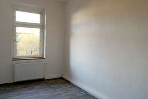 LICHTDURCHFLUTETE WOHNUNG mit Balkon in zentraler Lage von Oberhausen! – Falkensteinstraße 204, 46047 Borbeck, Oberhausen – Vorschaubild 8