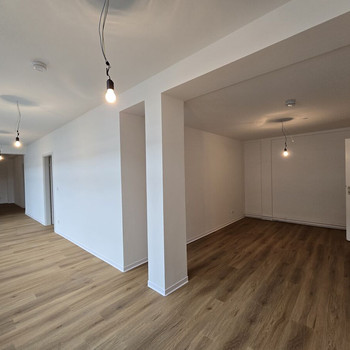 Besondere Dachgeschosswohnung mit Terrasse im Herzen von Offenbach