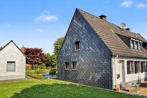 Familienglück auf ca. 754 m² Grundstück – Charmante Doppelhaushälfte mit großem Garten in Essen – Die vollständige Adresse der Immobilie erhältst du vom Anbieter., 45359 Schönebeck, Essen – Vorschaubild 2