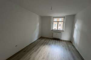 Anschauen-Einziehen - Helle 2 Zi.-EG Wohnung  - modernes Wannenbad mit Fenster – Werthauserstr. 101, 47226 Hochemmerich, Duisburg – Vorschaubild 4