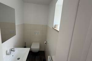 Doppelhaushälfte als Remise mit sonniger Terrasse, Parkplatz, Fischgrätparkett, sehr ruhig – Moltkestr. 34, 12203 Lichterfelde, Berlin – Vorschaubild 6
