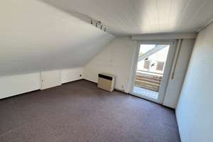 Renovierungsbedürftige 3-Zi.-DG-Whg. mit Balkon * Garage + Stpl. * Gartenanteil * Top Wohnlage * – Die vollständige Adresse der Immobilie erhältst du vom Anbieter., 70327 Wangen, Stuttgart – Vorschaubild 4