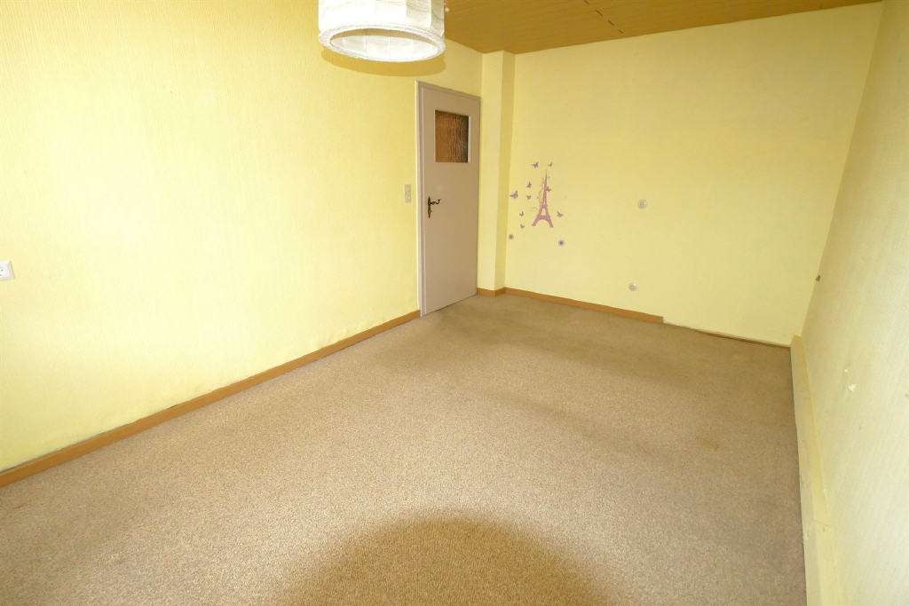 Immobilie in Rödental - Hier lässt es sich gut leben. Geräumiges EFH mit Garten in Rödental - Einberg - Bild 2