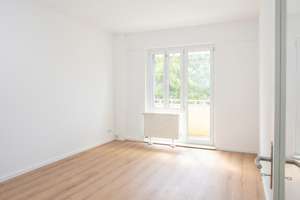 Sanierte 2-Zimmer Wohnung mit Balkon und Badewanne in Mitte
