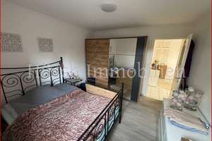 **huesch-immobilien.de**
Charmante 2-Zimmer-Dachgeschosswohnung in Essen-Bergerhausen – Die vollständige Adresse der Immobilie erhältst du vom Anbieter., 45136 Bergerhausen, Essen – Vorschaubild 9