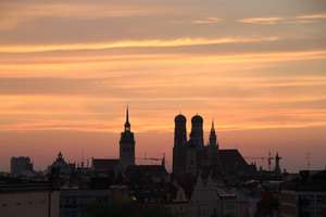 WOHNEN MIT ISARBLICK – Stilvolle 4-Zimmer-Wohnung in Bestlage – Die vollständige Adresse der Immobilie erhältst du vom Anbieter., 81669 Untere Au, München – Vorschaubild 1
