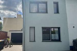Modernes Effizienzhaus in Sindorf: Junge Doppelhaushälfte mit PV & Wärmepumpe – Nordstrasse 11, 50170 Kerpen – Vorschaubild 3