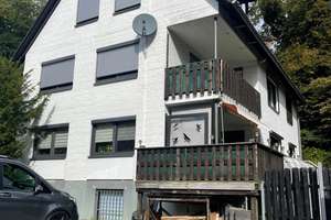 Komplett renoviertes 3-Familienhaus - freistehend