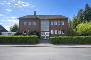 Gemeinsam leben, individuell wohnen – Mehrgenerationenhaus mit Erbbaurecht in ruhiger Lage – Die vollständige Adresse der Immobilie erhältst du vom Anbieter., 59558 Lippstadt – Vorschaubild 1