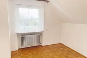 Ein- bis Zweifamilienhaus
mit Garage und Werkstatt
in Neu-Ulm/Reutti – Die vollständige Adresse der Immobilie erhältst du vom Anbieter., 89233 Neu-Ulm – Vorschaubild 23