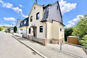 **Modernisierte und energieeffiziente Haushälfte in schöner Lage von Betzdorf** – Die vollständige Adresse der Immobilie erhältst du vom Anbieter., 57518 Betzdorf – Vorschaubild 4