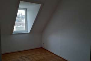 3-Zi.-DG-Altbauwohnung mit EBK in zentraler Lage, mit STP optional – Hermannstraße 18, 65183 Westend / Bleichstraße, Wiesbaden – Vorschaubild 6