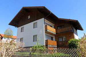 Großes Wohnhaus mit viel Platz für die glückliche Familie im beliebten Erholungsort Bodenmais – Die vollständige Adresse der Immobilie erhältst du vom Anbieter., 94249 Bodenmais – Vorschaubild 1