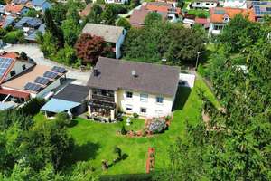 Charmantes Zweifamilienhaus mit großzügigem Garten – Die vollständige Adresse der Immobilie erhältst du vom Anbieter., 94130 Obernzell – Vorschaubild 2