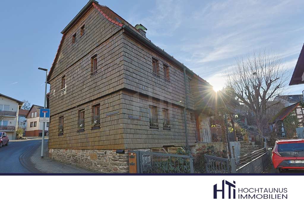 Immobilie in Schmitten - HTI |  Historisches Einfamilienhaus mit Sonnenterrasse, liebevoll saniert in Schmitten - Bild 0