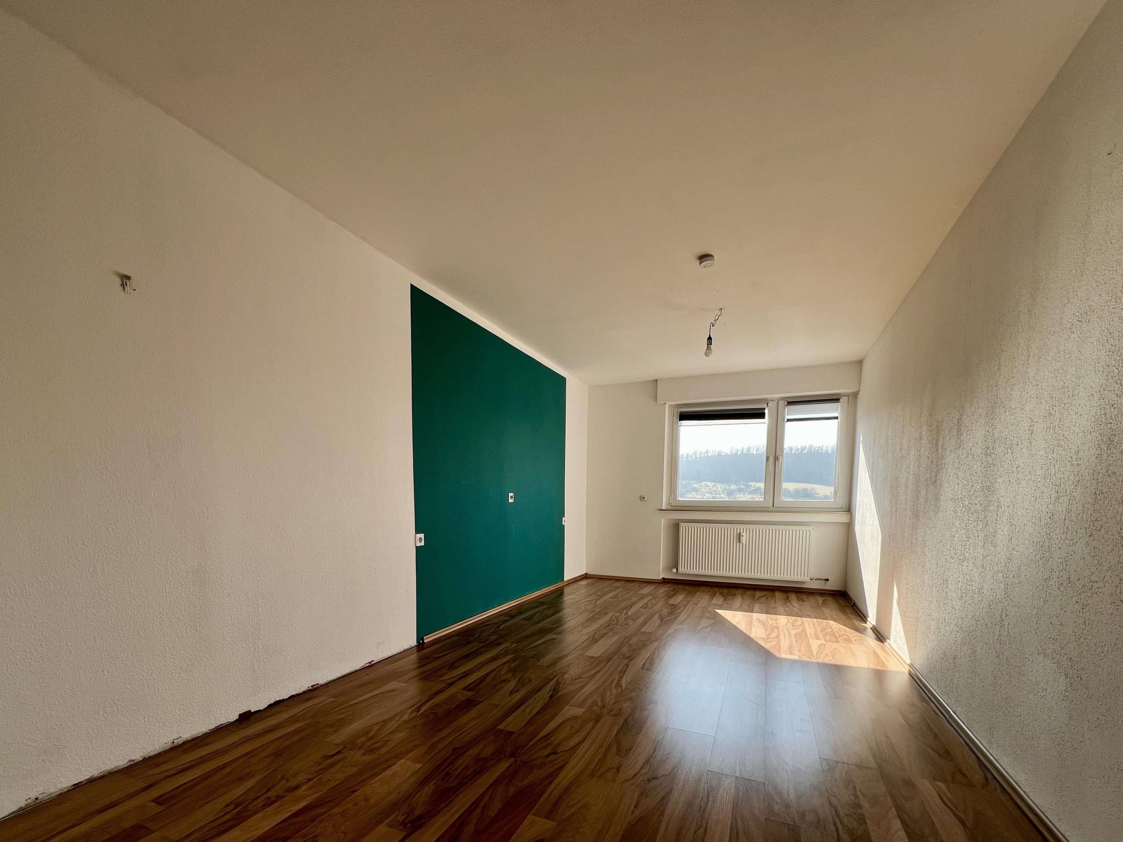 Immobilie in Oberstenfeld - Hier dürfen Sie einziehen: 3,5-Zimmer auf rund 90 m², Westbalkon und Garage - Bild 4