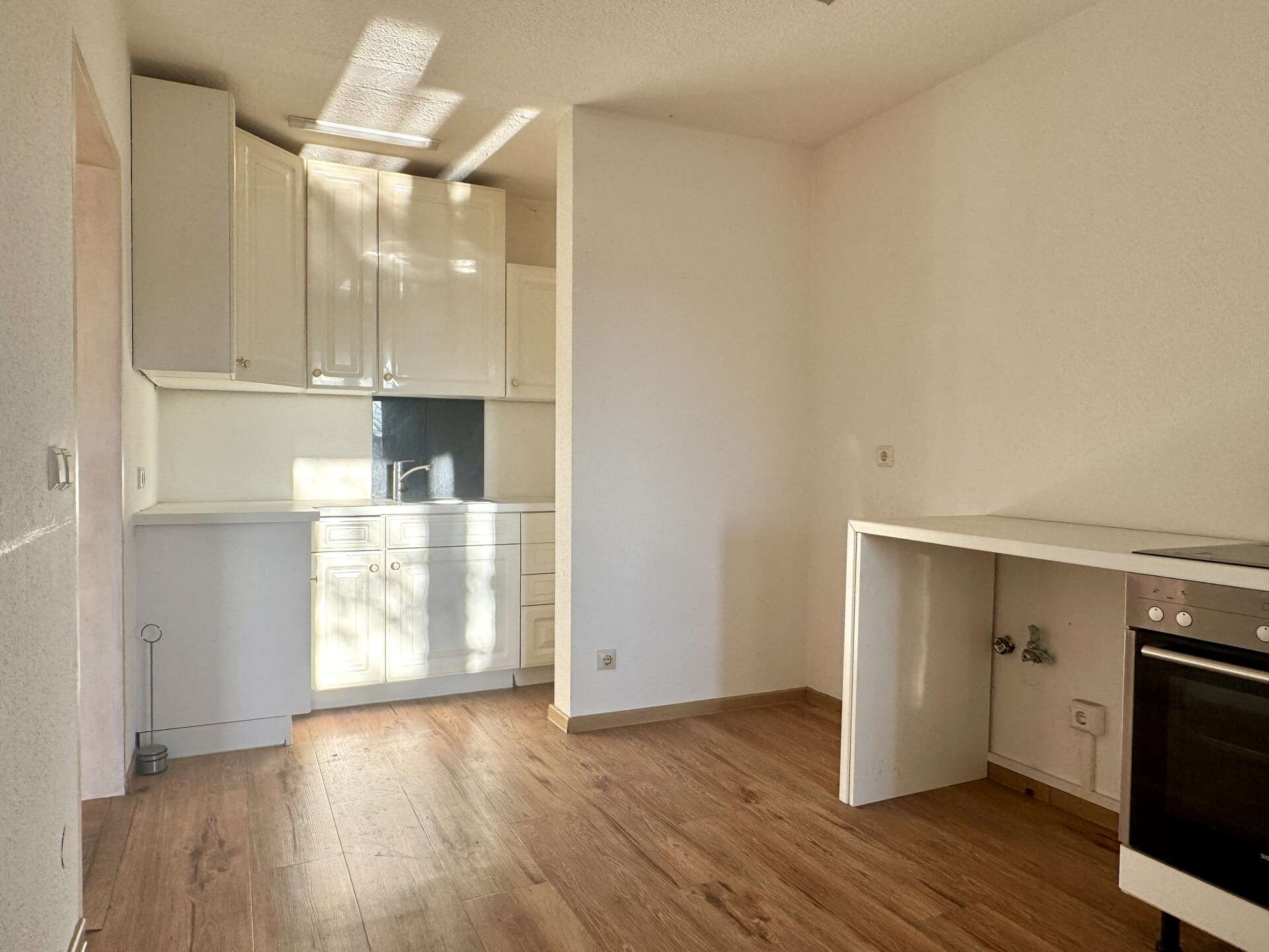 Immobilie in Alleshausen - Lichtdurchflutet wohnen in modernisierter Eigentumswohnung am Rande von Bad Buchau - Bild 2