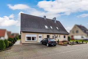 Zweifamilienhaus auf großem Grundstück – Viel Platz für individuelle Gestaltungsmöglichkeiten – Oldenburg (Kreis) – Vorschaubild 2