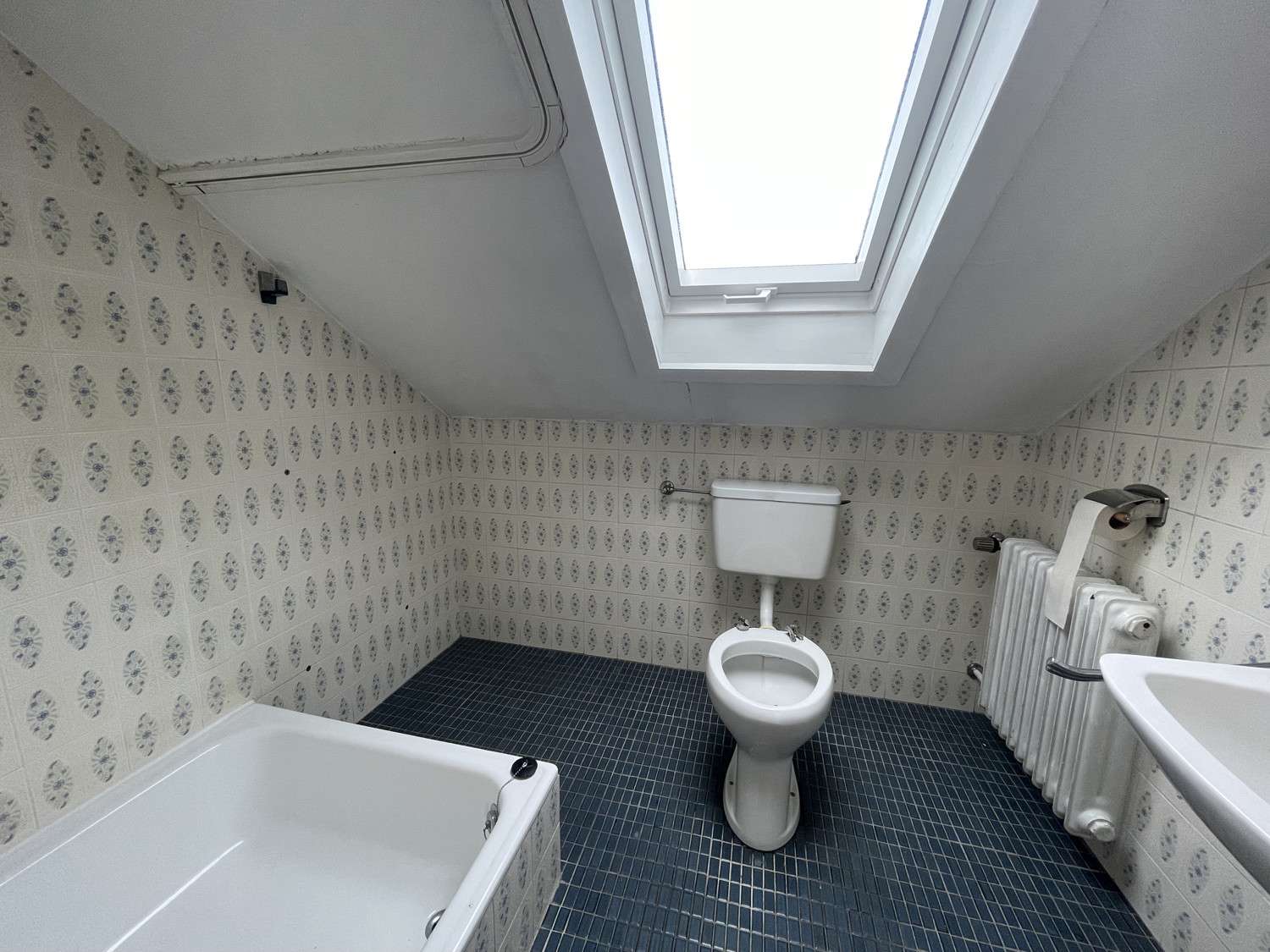 Immobilie in Heimsheim - Freistehendes Einfamilienhaus mit Einliegerwohnung - Bild 2