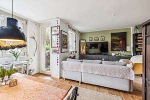 Sehr hübsche 2 Zimmer Eigentumswohnung mit Balkon und Garten