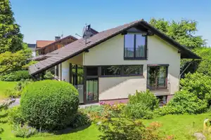 Neue Luftwärmepumpe und überwiegend Fußbodenheizung - Exklusives Architektenhaus mit Traumgarten! – Rosenheim (Kreis) – Vorschaubild 18