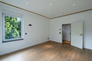 Exklusiv modernisierte Altbauvilla mit großzügigem Grundstück und stilvollen Ausstattungsdetails – Die vollständige Adresse der Immobilie erhältst du vom Anbieter., 23858 Reinfeld (Holstein) – Vorschaubild 8