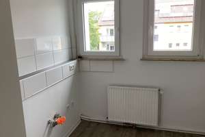 Neu modernisierte Wohnung mit Duschbad und Vinyl-Designboden – Sibeliusweg 7, 30655 Groß-Buchholz, Hannover – Vorschaubild 3