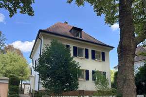 Ein charmantes 2-Familien-Haus mit großem Garten