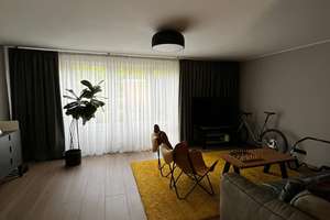 Modernes RH mit Blick ins Grüne  138 m²  3 x Ebenen, inkls. ausgebautes DG, Stellplatz, kein Makler!