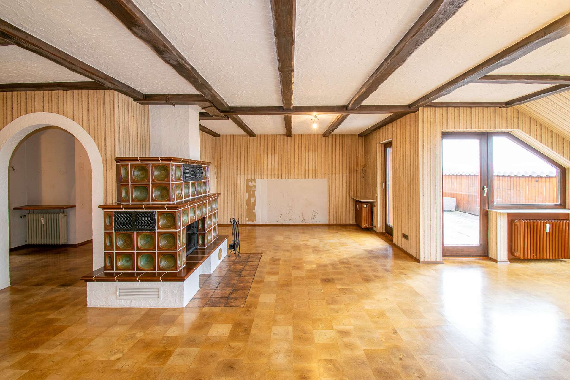 Immobilie in Ditzingen - Ruhige Lage und tolle Fernsicht: 3,5-Zimmer-Wohnung mit Dachterrasse und TG-Platz zu verkaufen - Bild 3