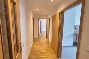 Hell & renoviert & gute Lage: 3-Zimmer-Wohnung mit Tageslichtbad, separate Küche mit Einbauküche – Grubenstraße 42, 18055 Stadtmitte, Rostock – Vorschaubild 5