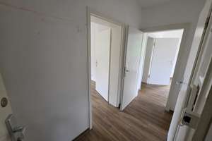 Kleine 3-Zimmer-Wohnung in Düsseldorf-Hassels – Langfuhrstr. 6, 40599 Hassels, Düsseldorf – Vorschaubild 1