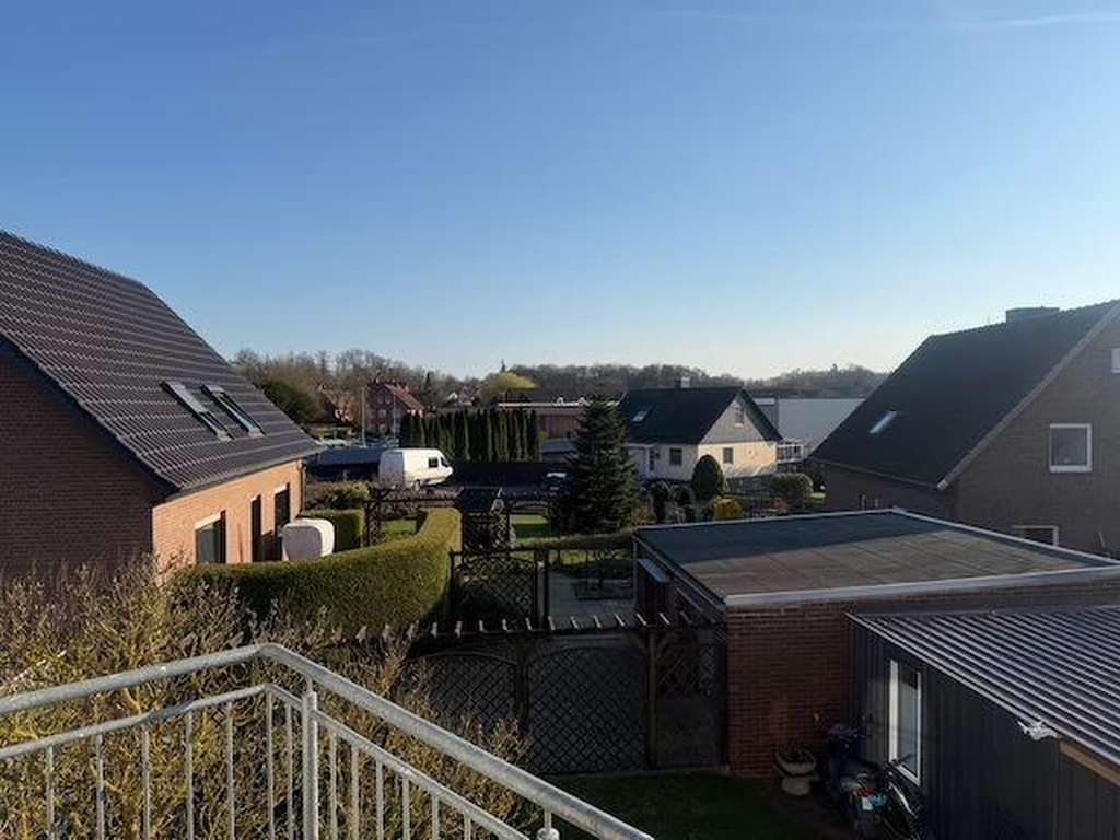 Immobilie in Rehburg-Loccum - 3-Zimmer-Wohnung im 1. OG mit eigenem Dachgeschoss und viel Ausbaupotenzial - Bild 2