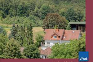 Ruhig am Feldrand wohnen: Haus-im-Haus mit Terrasse, Garten, Aussichtssbalkon, Carport & EBK